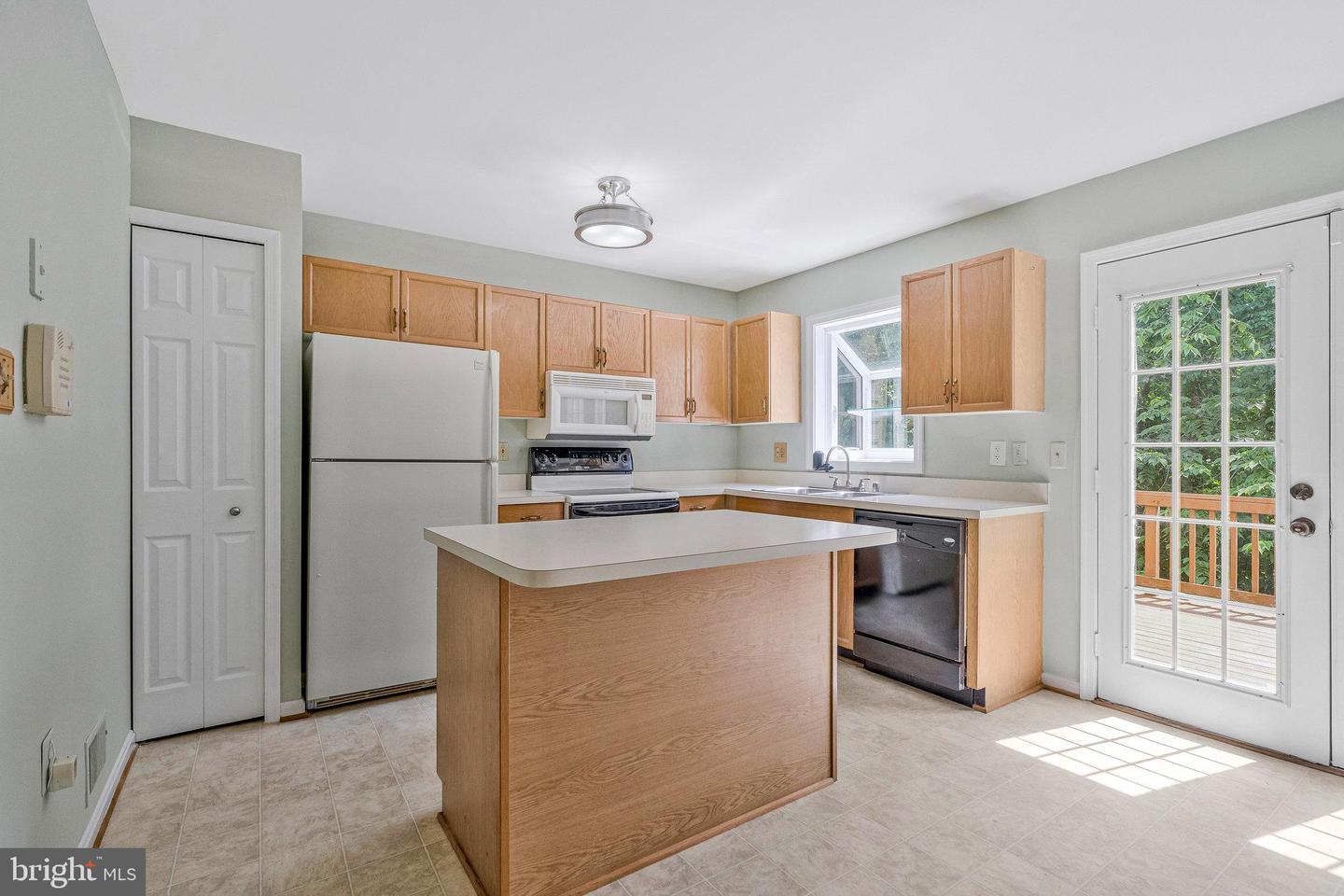 13908 BATON ROUGE CT, CENTREVILLE, Virginia 20121, 3 Bedrooms Bedrooms, ,2 BathroomsBathrooms,Residential,For sale,13908 BATON ROUGE CT,VAFX2256530 MLS # VAFX2256530