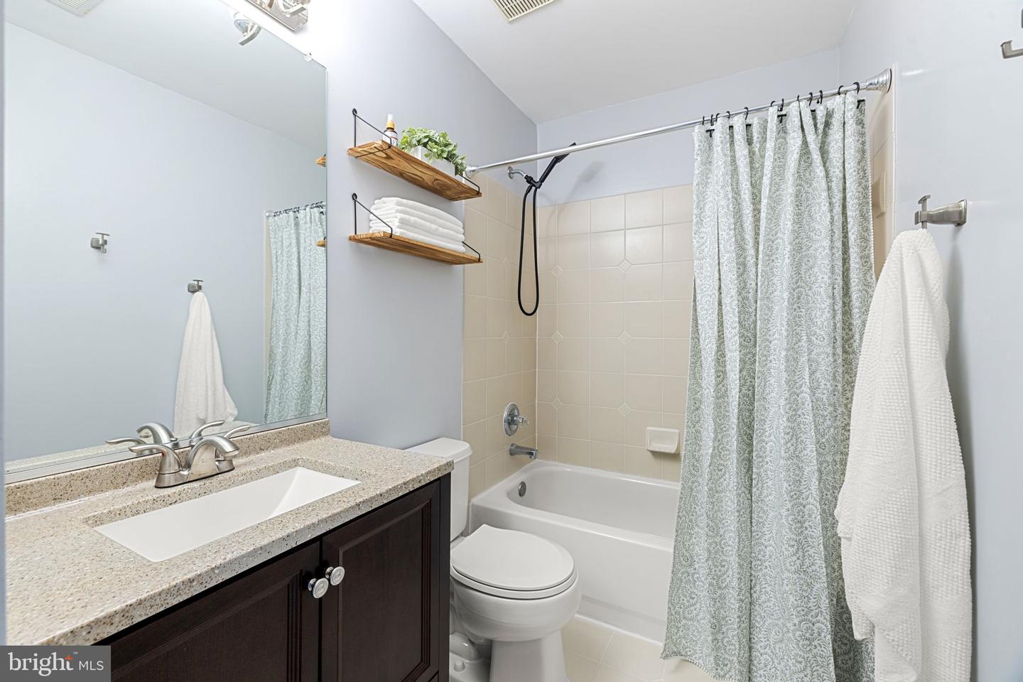 45537 LAKE HAVEN TER, STERLING, Virginia 20165, 3 Bedrooms Bedrooms, ,3 BathroomsBathrooms,Residential,For sale,45537 LAKE HAVEN TER,VALO2102706 MLS # VALO2102706