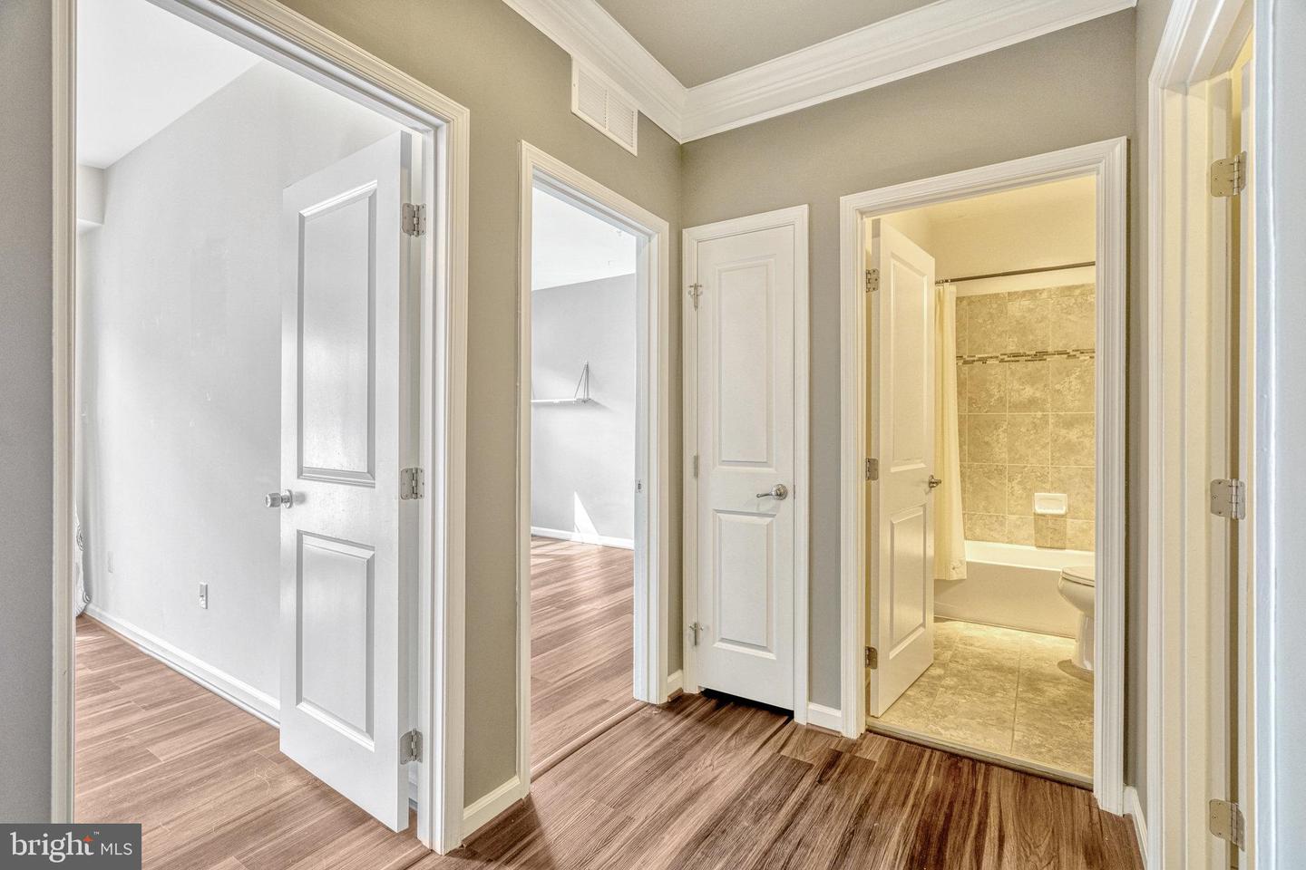 24678 FOOTED RIDGE TER, STERLING, Virginia 20166, 3 Bedrooms Bedrooms, ,2 BathroomsBathrooms,Residential,For sale,24678 FOOTED RIDGE TER,VALO2102796 MLS # VALO2102796