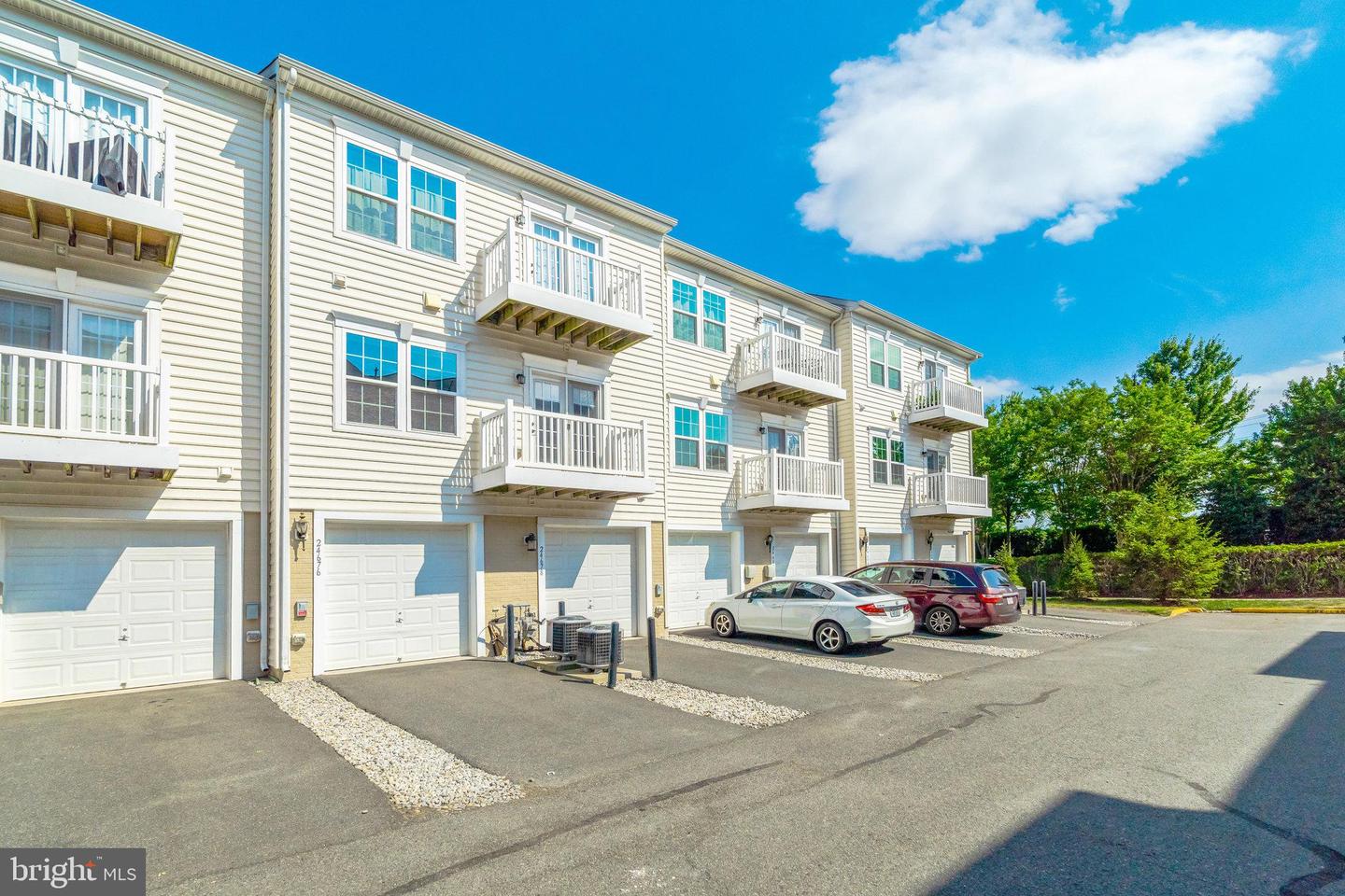 24678 FOOTED RIDGE TER, STERLING, Virginia 20166, 3 Bedrooms Bedrooms, ,2 BathroomsBathrooms,Residential,For sale,24678 FOOTED RIDGE TER,VALO2102796 MLS # VALO2102796
