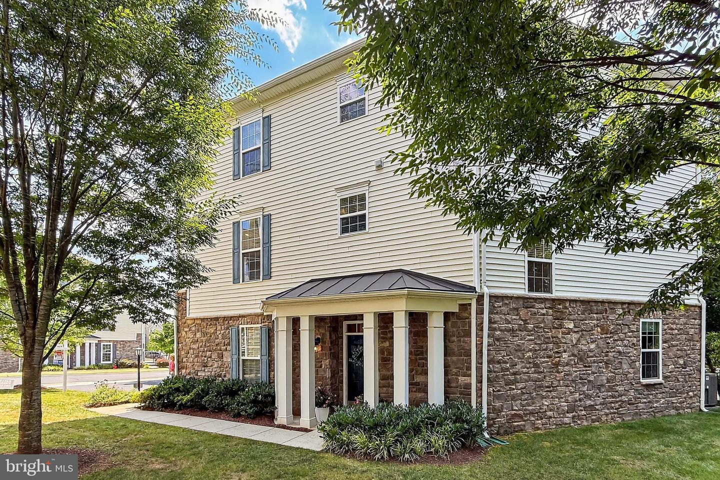 22733 BALDUCK TER, BRAMBLETON, Virginia 20148, 3 Bedrooms Bedrooms, ,3 BathroomsBathrooms,Residential,For sale,22733 BALDUCK TER,VALO2102806 MLS # VALO2102806