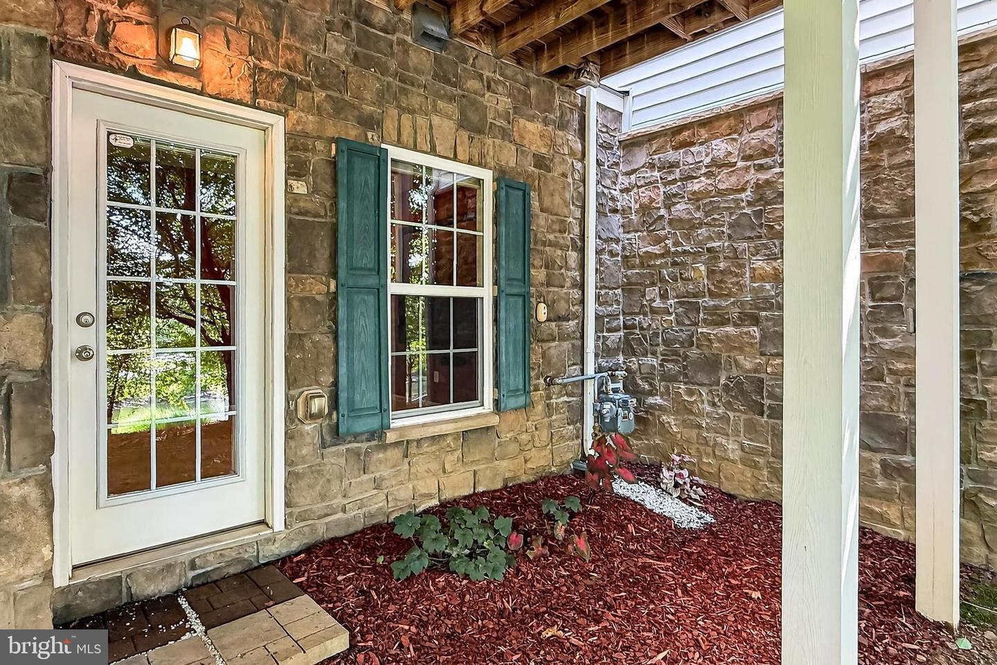 22733 BALDUCK TER, BRAMBLETON, Virginia 20148, 3 Bedrooms Bedrooms, ,3 BathroomsBathrooms,Residential,For sale,22733 BALDUCK TER,VALO2102806 MLS # VALO2102806