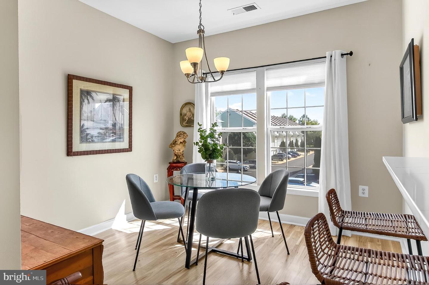 42470 PENNYROYAL SQ #304, BRAMBLETON, Virginia 20148, 1 Bedroom Bedrooms, ,1 BathroomBathrooms,Residential,For sale,42470 PENNYROYAL SQ #304,VALO2102812 MLS # VALO2102812