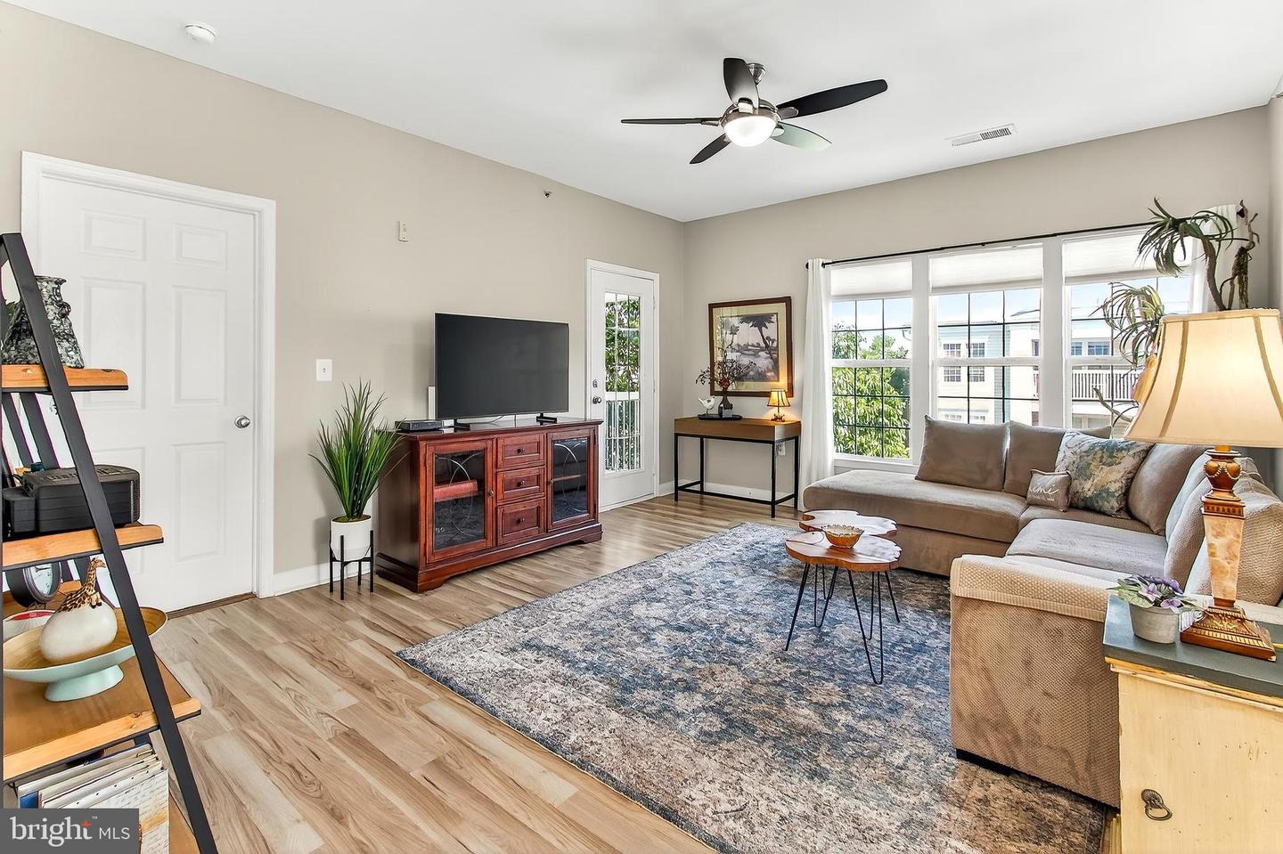 42470 PENNYROYAL SQ #304, BRAMBLETON, Virginia 20148, 1 Bedroom Bedrooms, ,1 BathroomBathrooms,Residential,For sale,42470 PENNYROYAL SQ #304,VALO2102812 MLS # VALO2102812