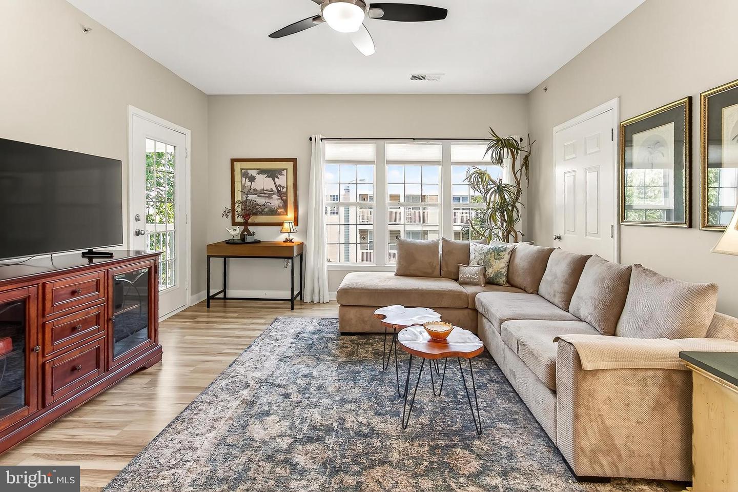 42470 PENNYROYAL SQ #304, BRAMBLETON, Virginia 20148, 1 Bedroom Bedrooms, ,1 BathroomBathrooms,Residential,For sale,42470 PENNYROYAL SQ #304,VALO2102812 MLS # VALO2102812