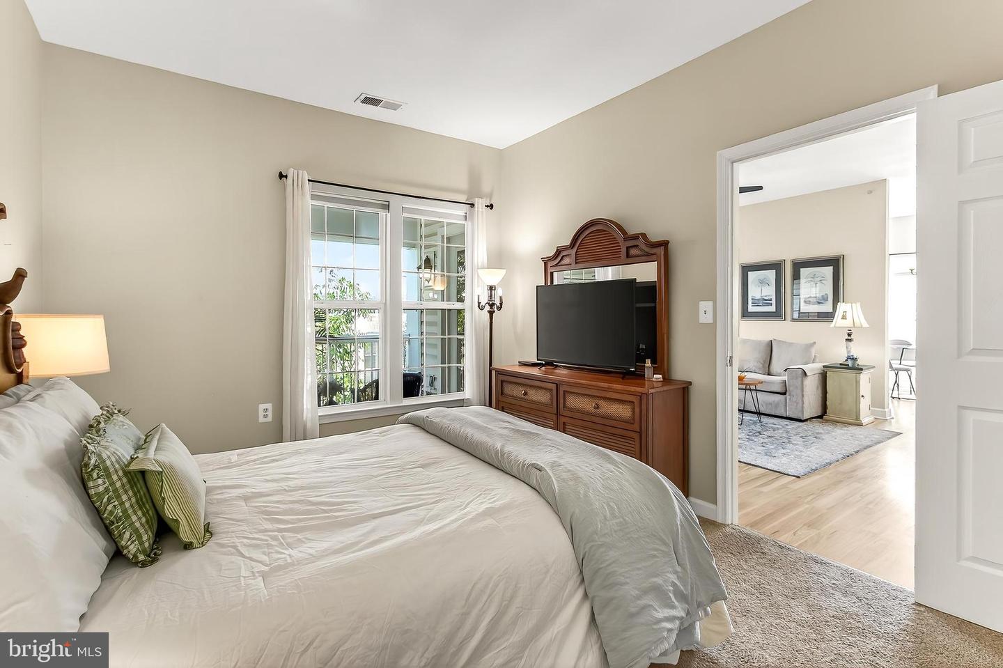 42470 PENNYROYAL SQ #304, BRAMBLETON, Virginia 20148, 1 Bedroom Bedrooms, ,1 BathroomBathrooms,Residential,For sale,42470 PENNYROYAL SQ #304,VALO2102812 MLS # VALO2102812