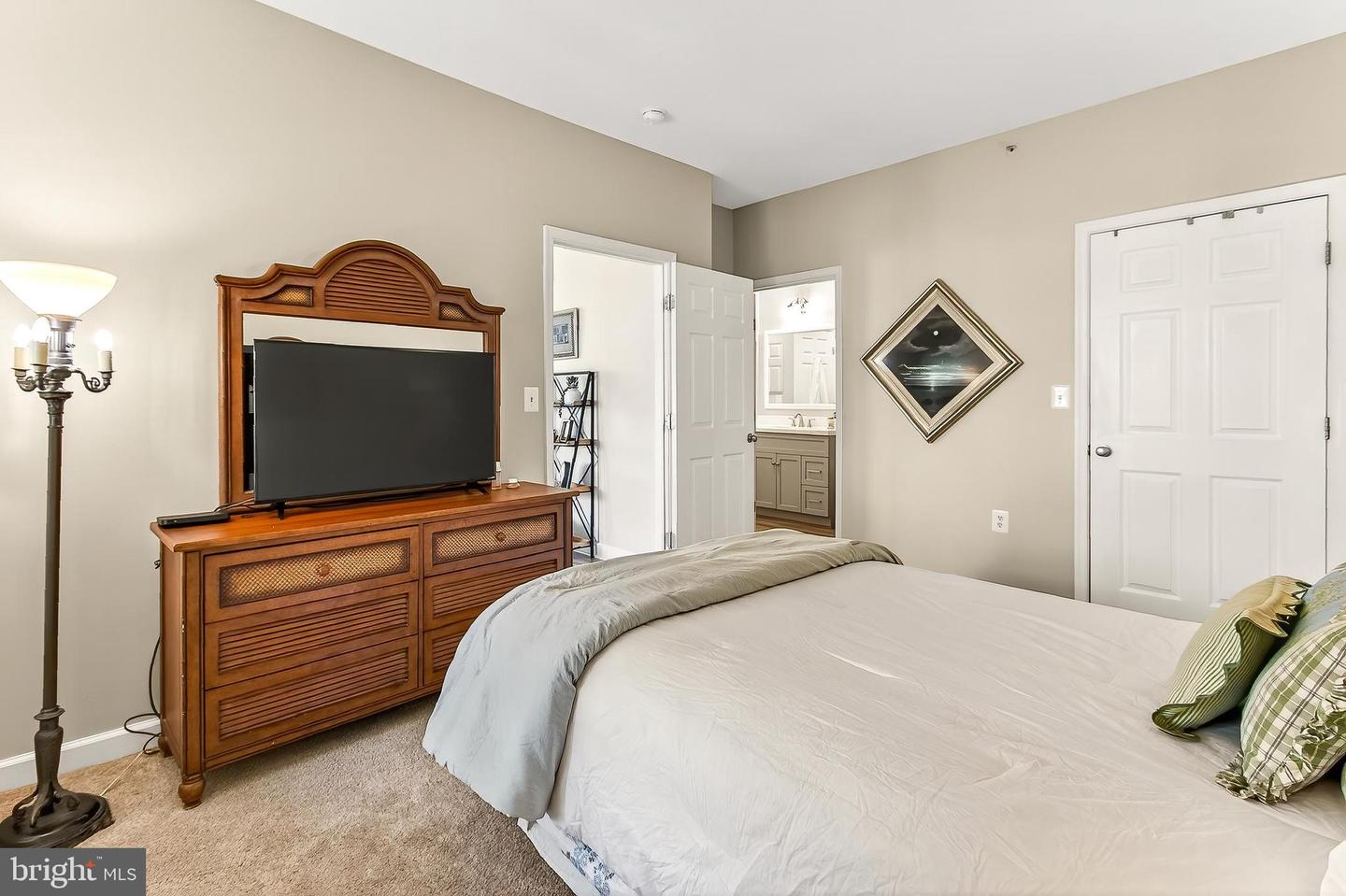 42470 PENNYROYAL SQ #304, BRAMBLETON, Virginia 20148, 1 Bedroom Bedrooms, ,1 BathroomBathrooms,Residential,For sale,42470 PENNYROYAL SQ #304,VALO2102812 MLS # VALO2102812
