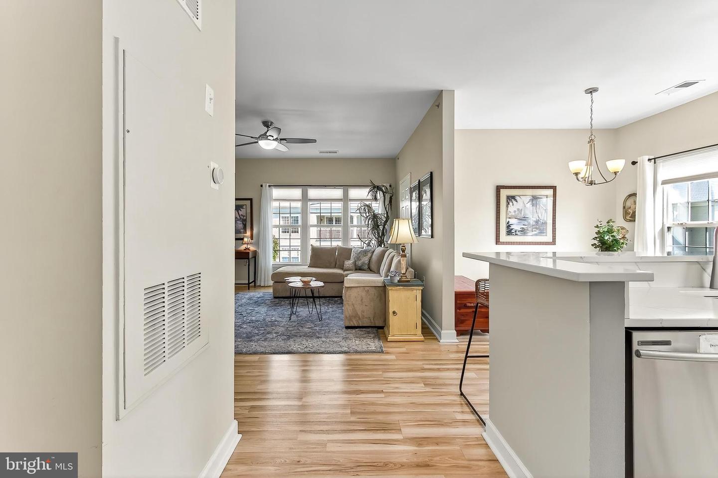 42470 PENNYROYAL SQ #304, BRAMBLETON, Virginia 20148, 1 Bedroom Bedrooms, ,1 BathroomBathrooms,Residential,For sale,42470 PENNYROYAL SQ #304,VALO2102812 MLS # VALO2102812
