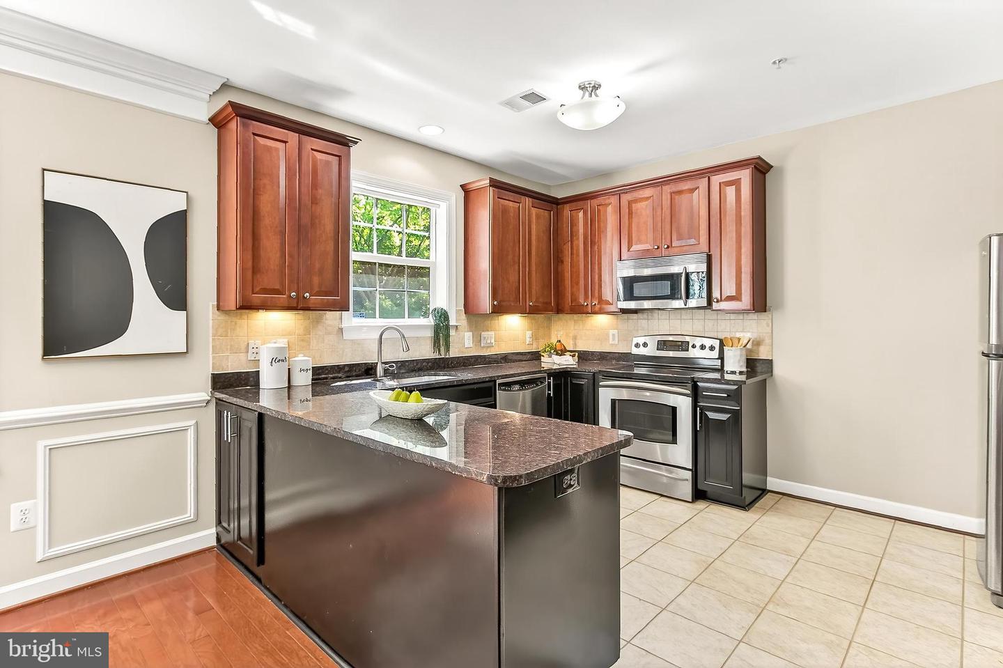 7880 ROLLING WOODS CT #104, SPRINGFIELD, Virginia 22152, 2 Bedrooms Bedrooms, ,2 BathroomsBathrooms,Residential,For sale,7880 ROLLING WOODS CT #104,VAFX2257114 MLS # VAFX2257114