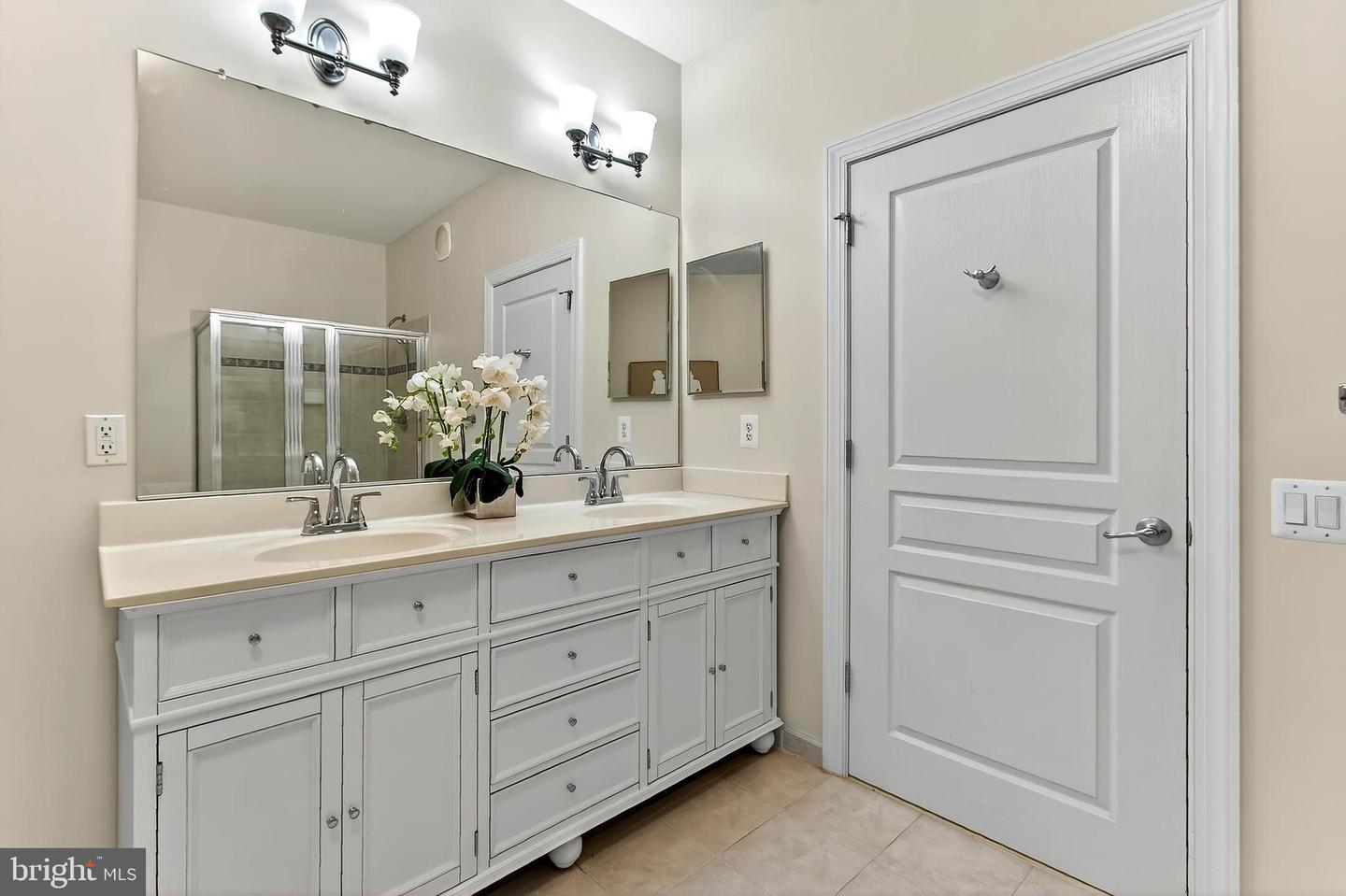 7880 ROLLING WOODS CT #104, SPRINGFIELD, Virginia 22152, 2 Bedrooms Bedrooms, ,2 BathroomsBathrooms,Residential,For sale,7880 ROLLING WOODS CT #104,VAFX2257114 MLS # VAFX2257114