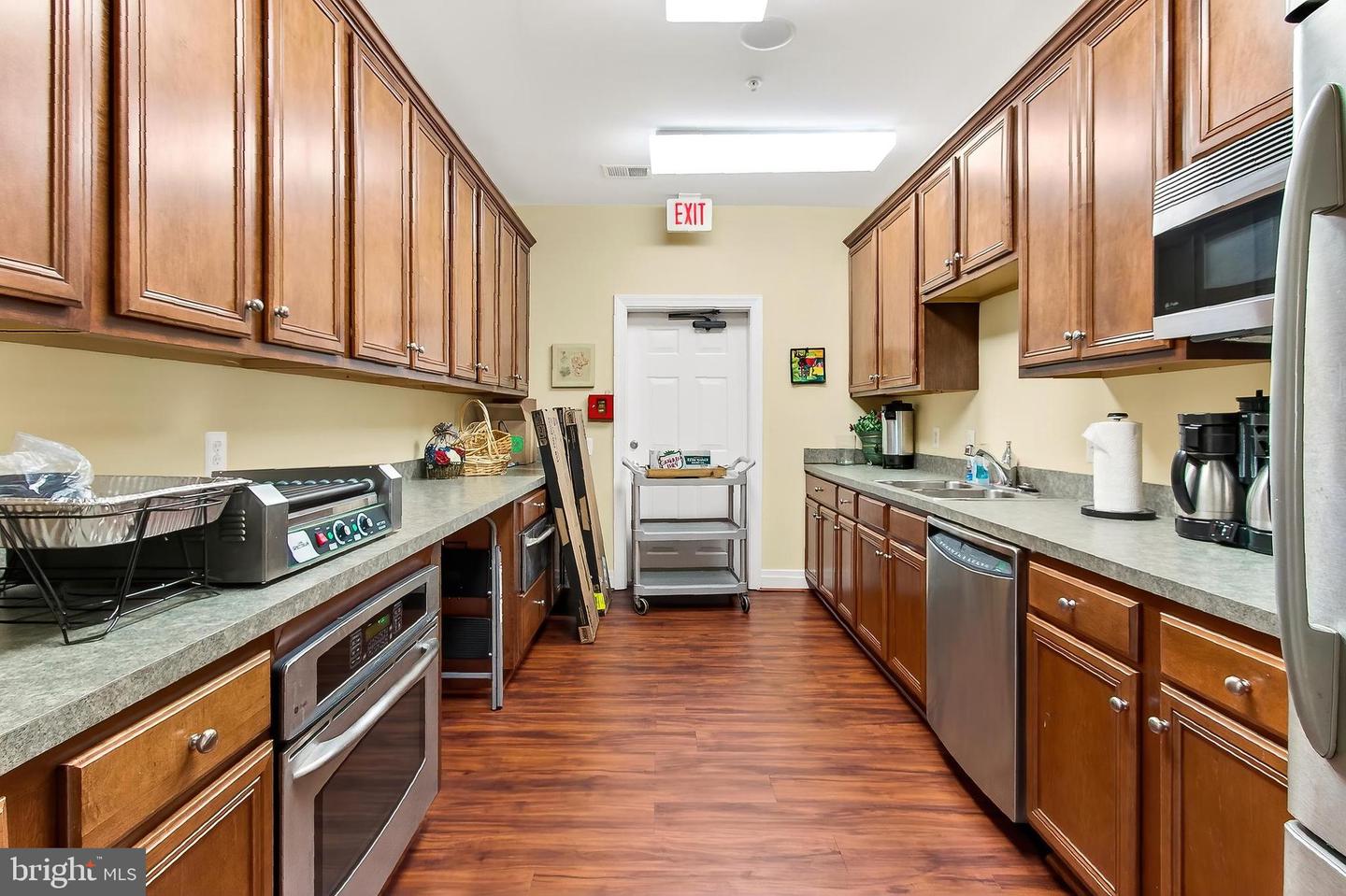 7880 ROLLING WOODS CT #104, SPRINGFIELD, Virginia 22152, 2 Bedrooms Bedrooms, ,2 BathroomsBathrooms,Residential,For sale,7880 ROLLING WOODS CT #104,VAFX2257114 MLS # VAFX2257114