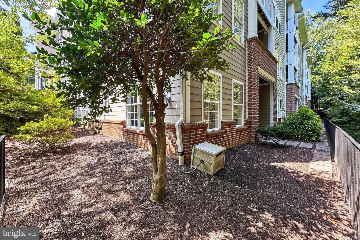 7880 ROLLING WOODS CT #104, SPRINGFIELD, Virginia 22152, 2 Bedrooms Bedrooms, ,2 BathroomsBathrooms,Residential,For sale,7880 ROLLING WOODS CT #104,VAFX2257114 MLS # VAFX2257114