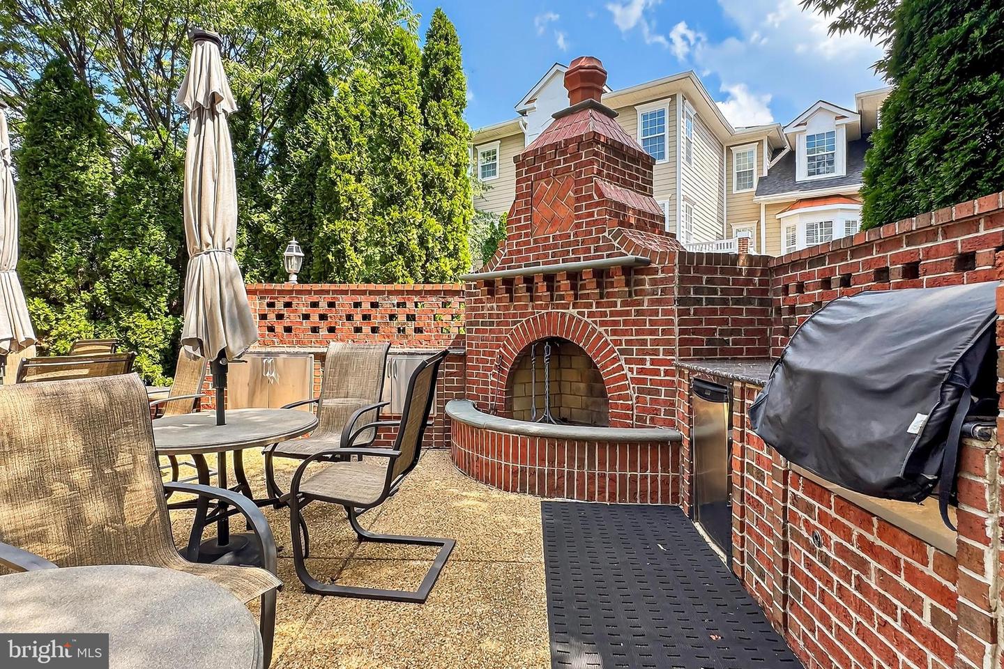 7880 ROLLING WOODS CT #104, SPRINGFIELD, Virginia 22152, 2 Bedrooms Bedrooms, ,2 BathroomsBathrooms,Residential,For sale,7880 ROLLING WOODS CT #104,VAFX2257114 MLS # VAFX2257114