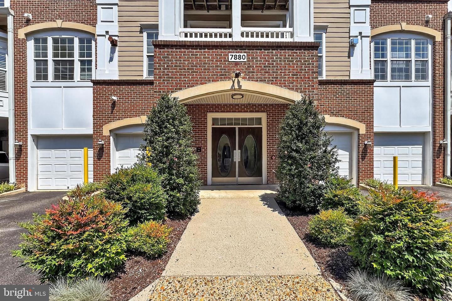 7880 ROLLING WOODS CT #104, SPRINGFIELD, Virginia 22152, 2 Bedrooms Bedrooms, ,2 BathroomsBathrooms,Residential,For sale,7880 ROLLING WOODS CT #104,VAFX2257114 MLS # VAFX2257114