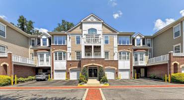 7880 ROLLING WOODS CT #104, SPRINGFIELD, Virginia 22152, 2 Bedrooms Bedrooms, ,2 BathroomsBathrooms,Residential,For sale,7880 ROLLING WOODS CT #104,VAFX2257114 MLS # VAFX2257114