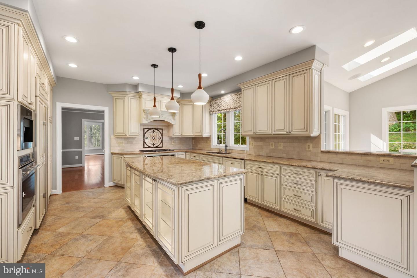 9709 BROOKSTONE LN, VIENNA, Virginia 22182, 4 Bedrooms Bedrooms, ,4 BathroomsBathrooms,Residential,For sale,9709 BROOKSTONE LN,VAFX2257266 MLS # VAFX2257266