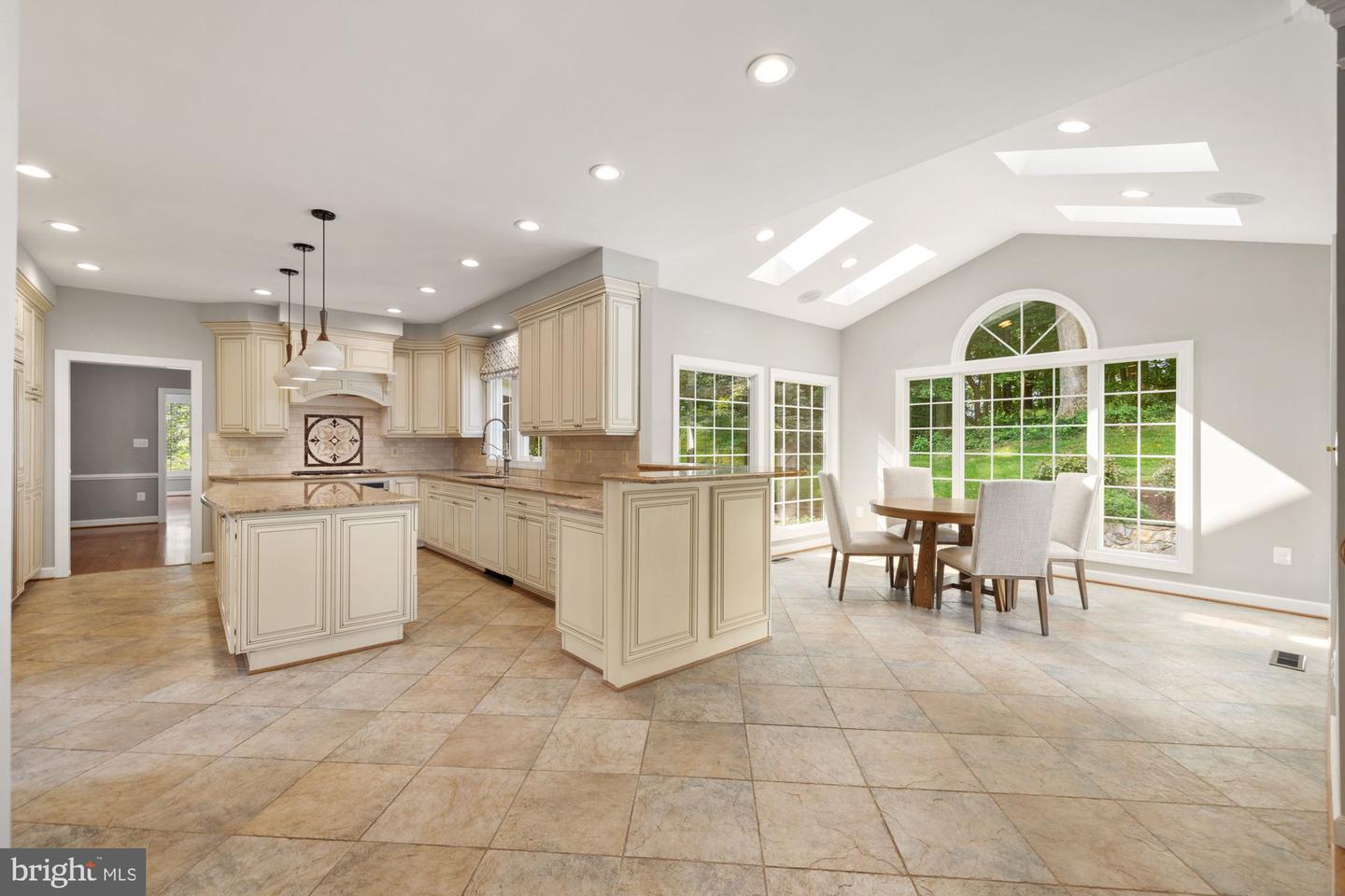 9709 BROOKSTONE LN, VIENNA, Virginia 22182, 4 Bedrooms Bedrooms, ,4 BathroomsBathrooms,Residential,For sale,9709 BROOKSTONE LN,VAFX2257266 MLS # VAFX2257266