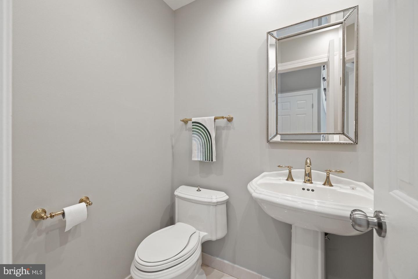 9709 BROOKSTONE LN, VIENNA, Virginia 22182, 4 Bedrooms Bedrooms, ,4 BathroomsBathrooms,Residential,For sale,9709 BROOKSTONE LN,VAFX2257266 MLS # VAFX2257266