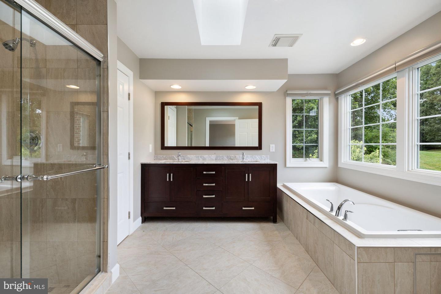 9709 BROOKSTONE LN, VIENNA, Virginia 22182, 4 Bedrooms Bedrooms, ,4 BathroomsBathrooms,Residential,For sale,9709 BROOKSTONE LN,VAFX2257266 MLS # VAFX2257266