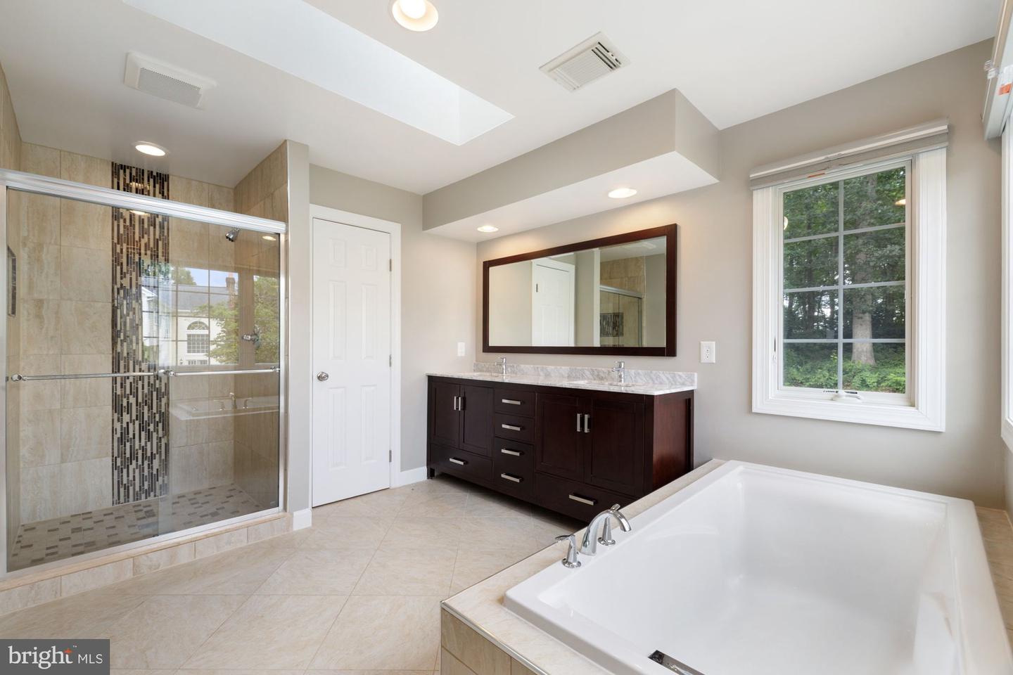 9709 BROOKSTONE LN, VIENNA, Virginia 22182, 4 Bedrooms Bedrooms, ,4 BathroomsBathrooms,Residential,For sale,9709 BROOKSTONE LN,VAFX2257266 MLS # VAFX2257266