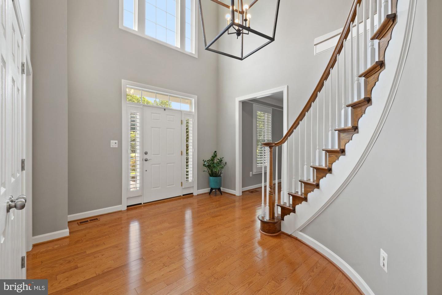 9709 BROOKSTONE LN, VIENNA, Virginia 22182, 4 Bedrooms Bedrooms, ,4 BathroomsBathrooms,Residential,For sale,9709 BROOKSTONE LN,VAFX2257266 MLS # VAFX2257266