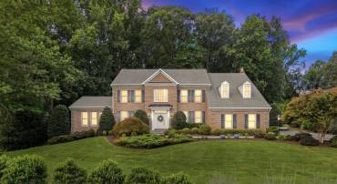 9709 BROOKSTONE LN, VIENNA, Virginia 22182, 4 Bedrooms Bedrooms, ,4 BathroomsBathrooms,Residential,For sale,9709 BROOKSTONE LN,VAFX2257266 MLS # VAFX2257266