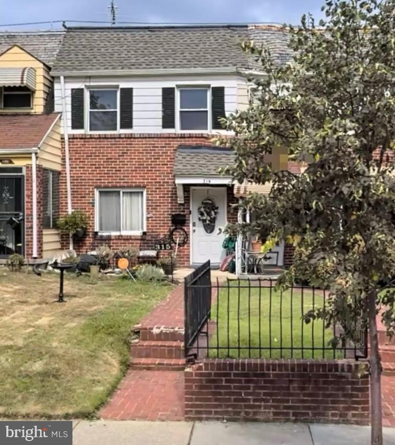 315 34TH ST NE, WASHINGTON, District Of Columbia 20019, 3 Bedrooms Bedrooms, ,2 BathroomsBathrooms,Residential,For sale,315 34TH ST NE,DCDC2211846 MLS # DCDC2211846
