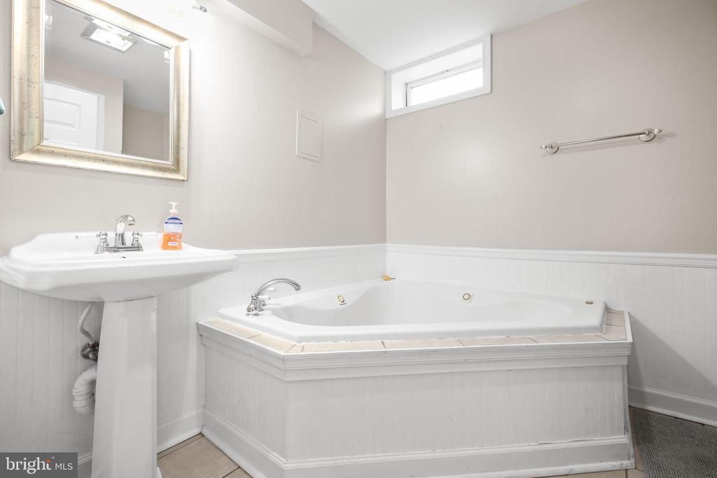 11208 ENGLEWOOD CT, FREDERICKSBURG, Virginia 22407, 3 Bedrooms Bedrooms, ,3 BathroomsBathrooms,Residential,11208 ENGLEWOOD CT,VASP2035150 MLS # VASP2035150