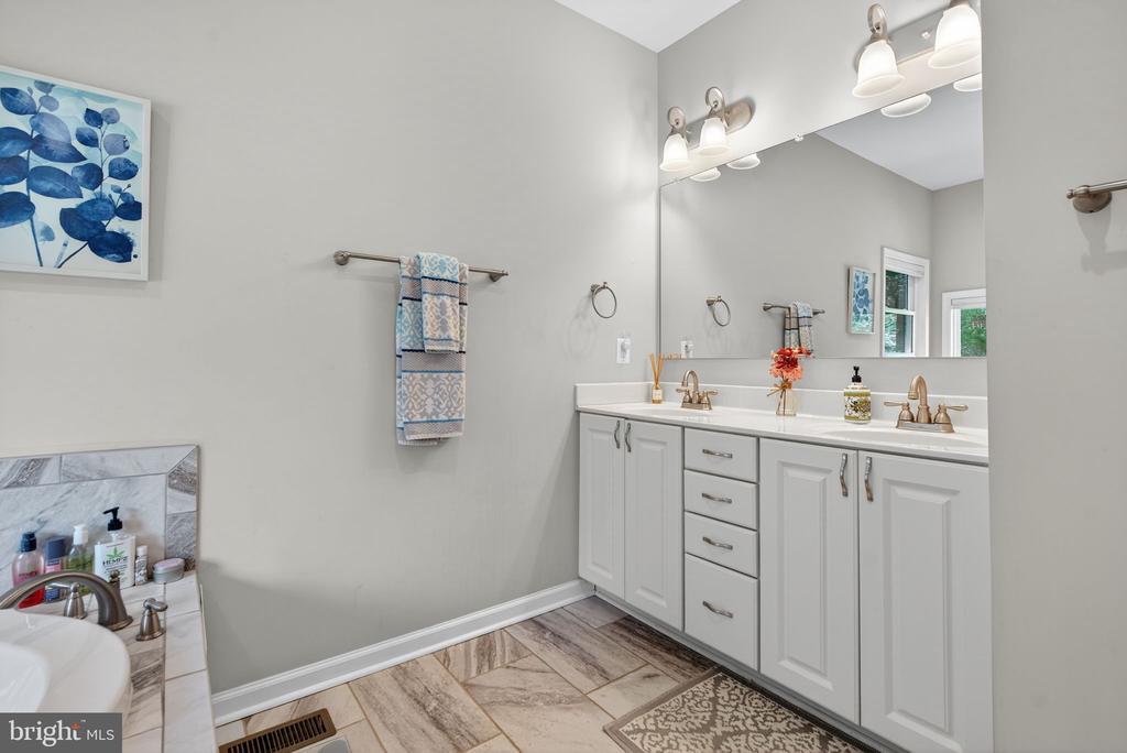 14451 JENKINS RIDGE RD, CULPEPER, Virginia 22701, 4 Bedrooms Bedrooms, ,3 BathroomsBathrooms,Residential,14451 JENKINS RIDGE RD,VACU2011164 MLS # VACU2011164