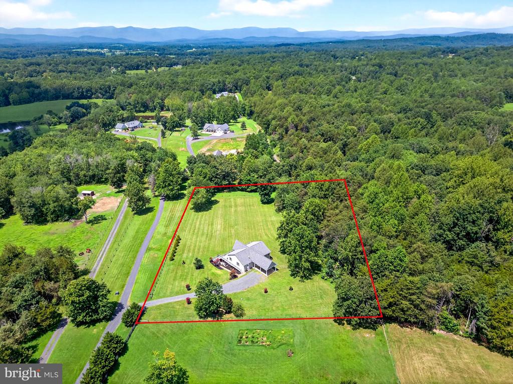 14451 JENKINS RIDGE RD, CULPEPER, Virginia 22701, 4 Bedrooms Bedrooms, ,3 BathroomsBathrooms,Residential,14451 JENKINS RIDGE RD,VACU2011164 MLS # VACU2011164