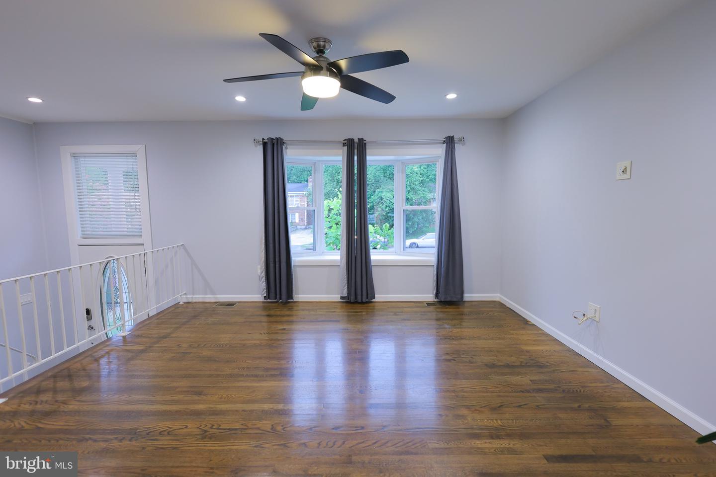 14808 EMPIRE ST, WOODBRIDGE, Virginia 22193, 5 Bedrooms Bedrooms, ,3 BathroomsBathrooms,Residential,For sale,14808 EMPIRE ST,VAPW2100130 MLS # VAPW2100130