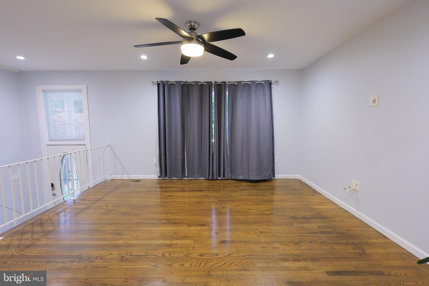 14808 EMPIRE ST, WOODBRIDGE, Virginia 22193, 5 Bedrooms Bedrooms, ,3 BathroomsBathrooms,Residential,For sale,14808 EMPIRE ST,VAPW2100130 MLS # VAPW2100130