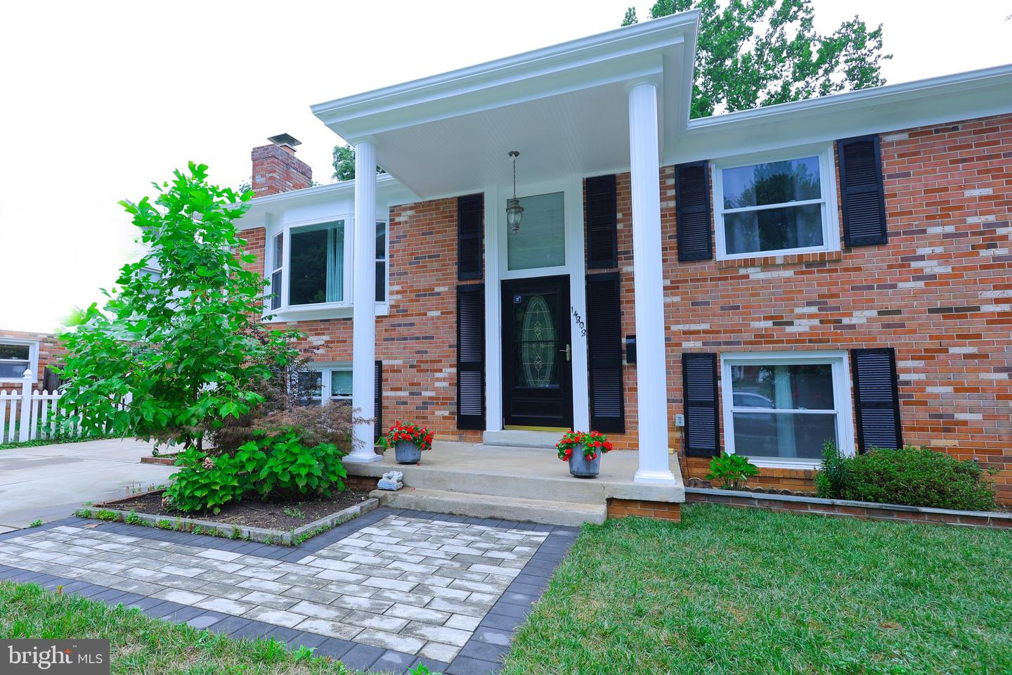 14808 EMPIRE ST, WOODBRIDGE, Virginia 22193, 5 Bedrooms Bedrooms, ,3 BathroomsBathrooms,Residential,For sale,14808 EMPIRE ST,VAPW2100130 MLS # VAPW2100130