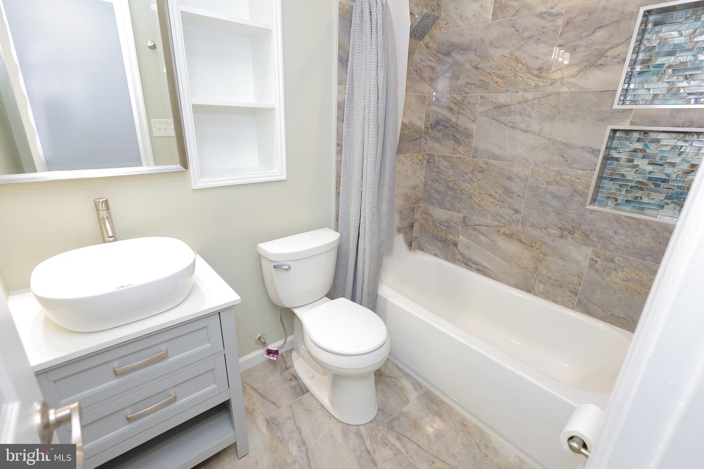 14808 EMPIRE ST, WOODBRIDGE, Virginia 22193, 5 Bedrooms Bedrooms, ,3 BathroomsBathrooms,Residential,For sale,14808 EMPIRE ST,VAPW2100130 MLS # VAPW2100130