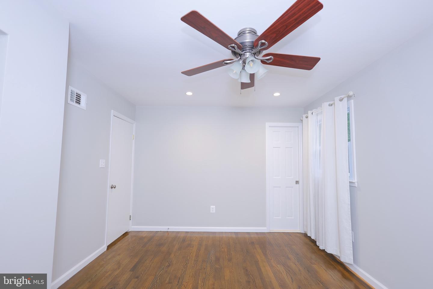 14808 EMPIRE ST, WOODBRIDGE, Virginia 22193, 5 Bedrooms Bedrooms, ,3 BathroomsBathrooms,Residential,For sale,14808 EMPIRE ST,VAPW2100130 MLS # VAPW2100130