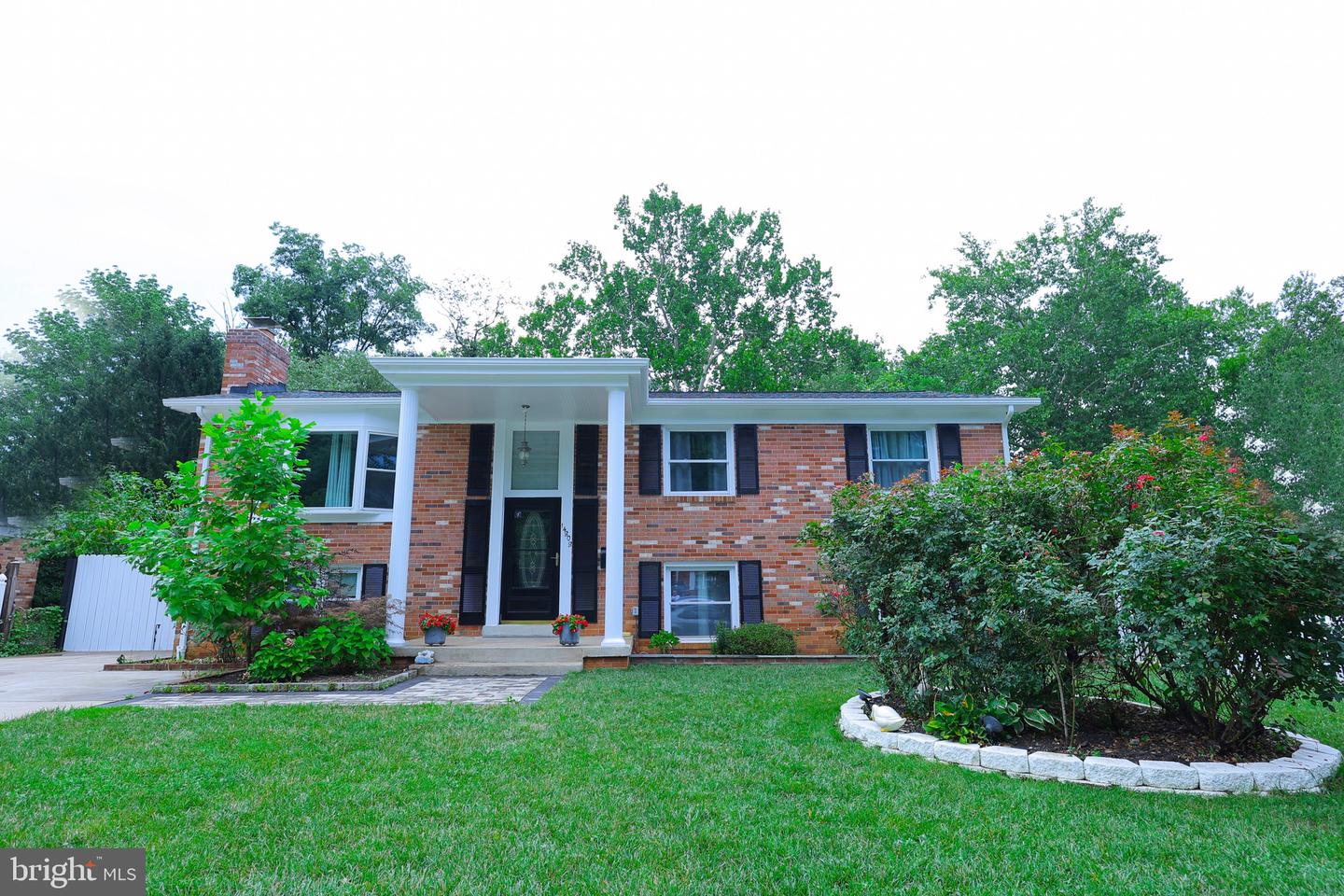 14808 EMPIRE ST, WOODBRIDGE, Virginia 22193, 5 Bedrooms Bedrooms, ,3 BathroomsBathrooms,Residential,For sale,14808 EMPIRE ST,VAPW2100130 MLS # VAPW2100130