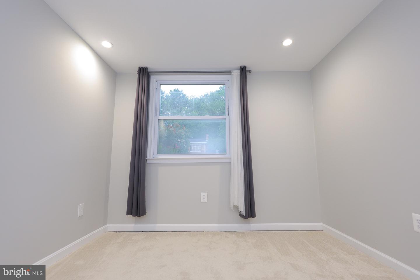 14808 EMPIRE ST, WOODBRIDGE, Virginia 22193, 5 Bedrooms Bedrooms, ,3 BathroomsBathrooms,Residential,For sale,14808 EMPIRE ST,VAPW2100130 MLS # VAPW2100130