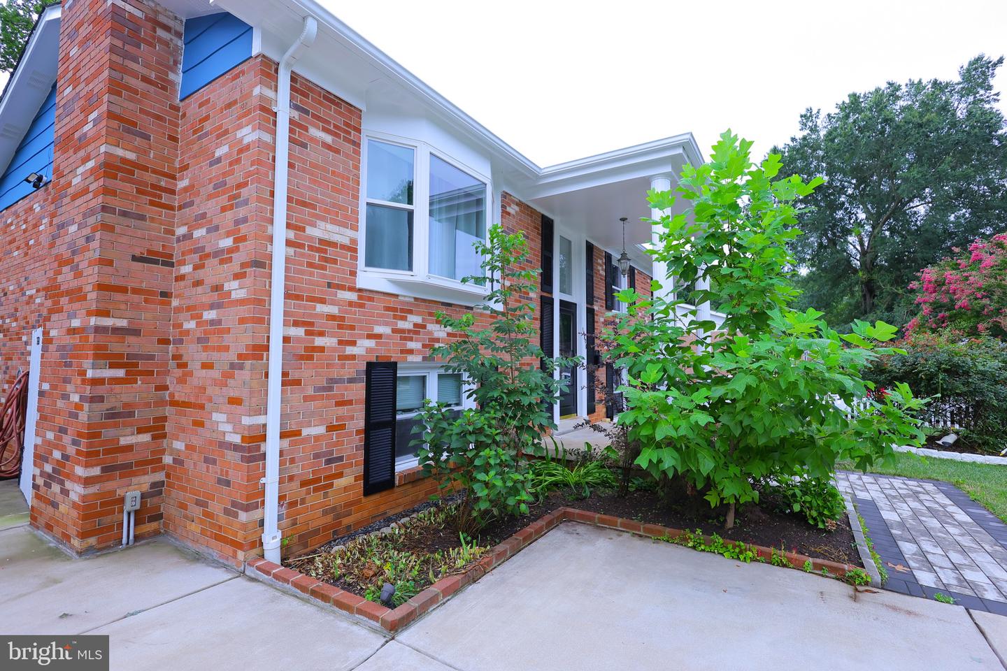 14808 EMPIRE ST, WOODBRIDGE, Virginia 22193, 5 Bedrooms Bedrooms, ,3 BathroomsBathrooms,Residential,For sale,14808 EMPIRE ST,VAPW2100130 MLS # VAPW2100130