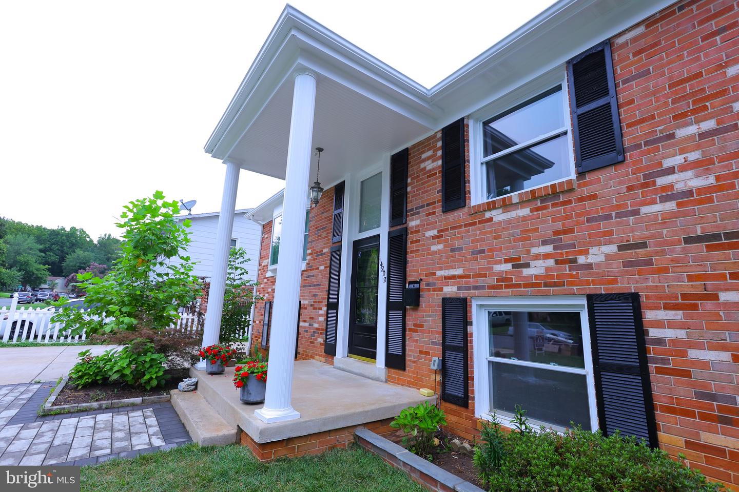 14808 EMPIRE ST, WOODBRIDGE, Virginia 22193, 5 Bedrooms Bedrooms, ,3 BathroomsBathrooms,Residential,For sale,14808 EMPIRE ST,VAPW2100130 MLS # VAPW2100130