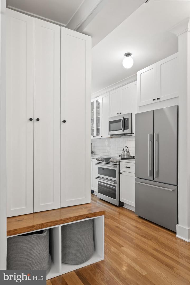 1101 L ST NW #207, WASHINGTON, District Of Columbia 20005, 2 Bedrooms Bedrooms, ,2 BathroomsBathrooms,Residential,For sale,1101 L ST NW #207,DCDC2212590 MLS # DCDC2212590