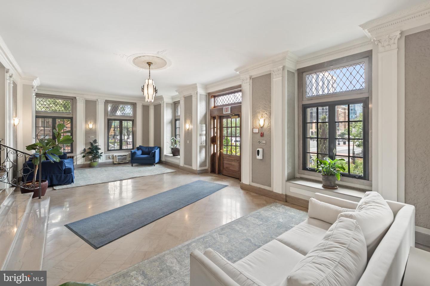 1101 L ST NW #207, WASHINGTON, District Of Columbia 20005, 2 Bedrooms Bedrooms, ,2 BathroomsBathrooms,Residential,For sale,1101 L ST NW #207,DCDC2212590 MLS # DCDC2212590
