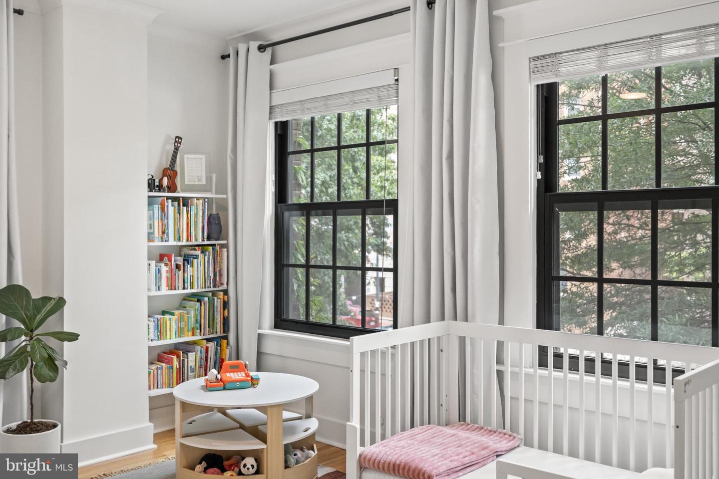 1101 L ST NW #207, WASHINGTON, District Of Columbia 20005, 2 Bedrooms Bedrooms, ,2 BathroomsBathrooms,Residential,For sale,1101 L ST NW #207,DCDC2212590 MLS # DCDC2212590