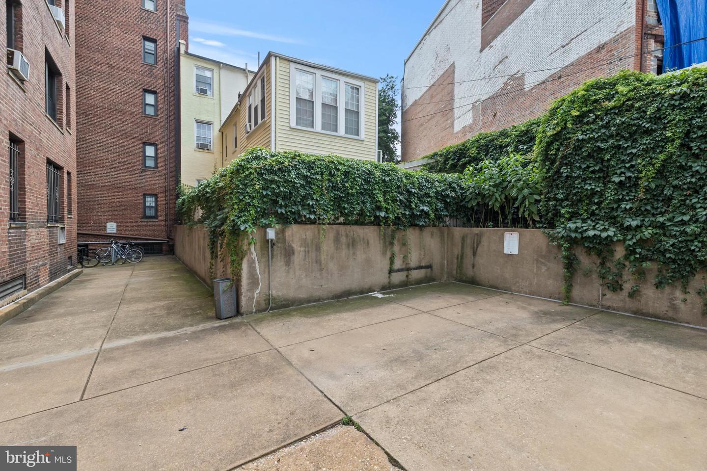 1101 L ST NW #207, WASHINGTON, District Of Columbia 20005, 2 Bedrooms Bedrooms, ,2 BathroomsBathrooms,Residential,For sale,1101 L ST NW #207,DCDC2212590 MLS # DCDC2212590