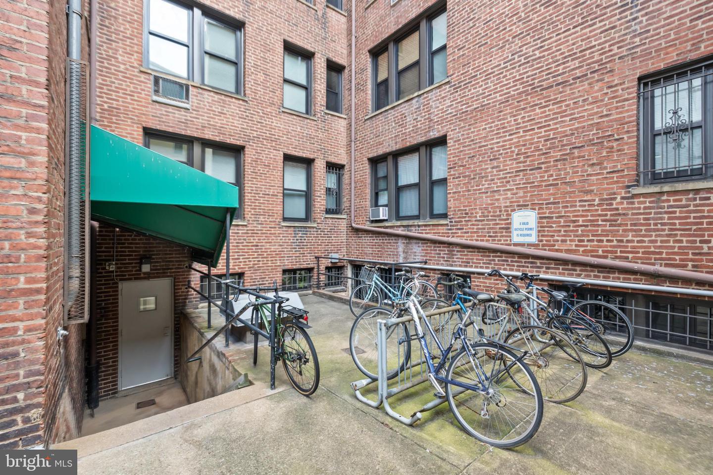 1101 L ST NW #207, WASHINGTON, District Of Columbia 20005, 2 Bedrooms Bedrooms, ,2 BathroomsBathrooms,Residential,For sale,1101 L ST NW #207,DCDC2212590 MLS # DCDC2212590