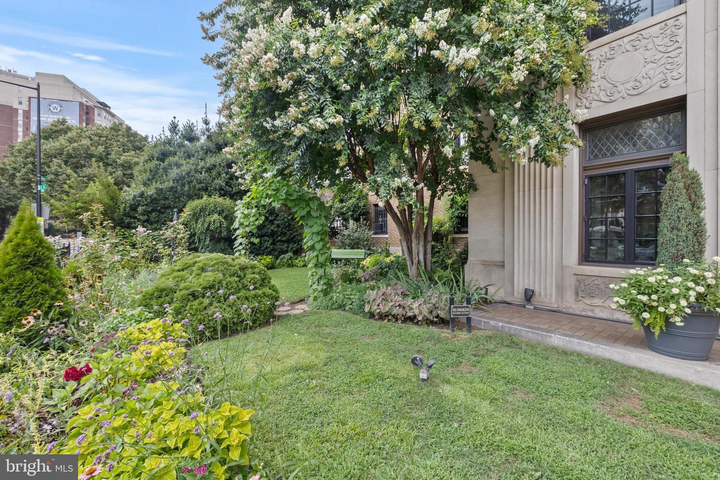 1101 L ST NW #207, WASHINGTON, District Of Columbia 20005, 2 Bedrooms Bedrooms, ,2 BathroomsBathrooms,Residential,For sale,1101 L ST NW #207,DCDC2212590 MLS # DCDC2212590