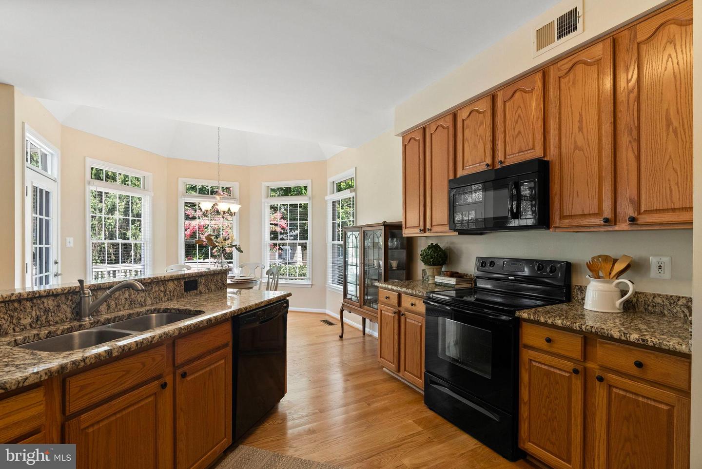 400 GLENMEADE CIR, PURCELLVILLE, Virginia 20132, 3 Bedrooms Bedrooms, 7 Rooms Rooms,2 BathroomsBathrooms,Residential,For sale,400 GLENMEADE CIR,VALO2103554 MLS # VALO2103554
