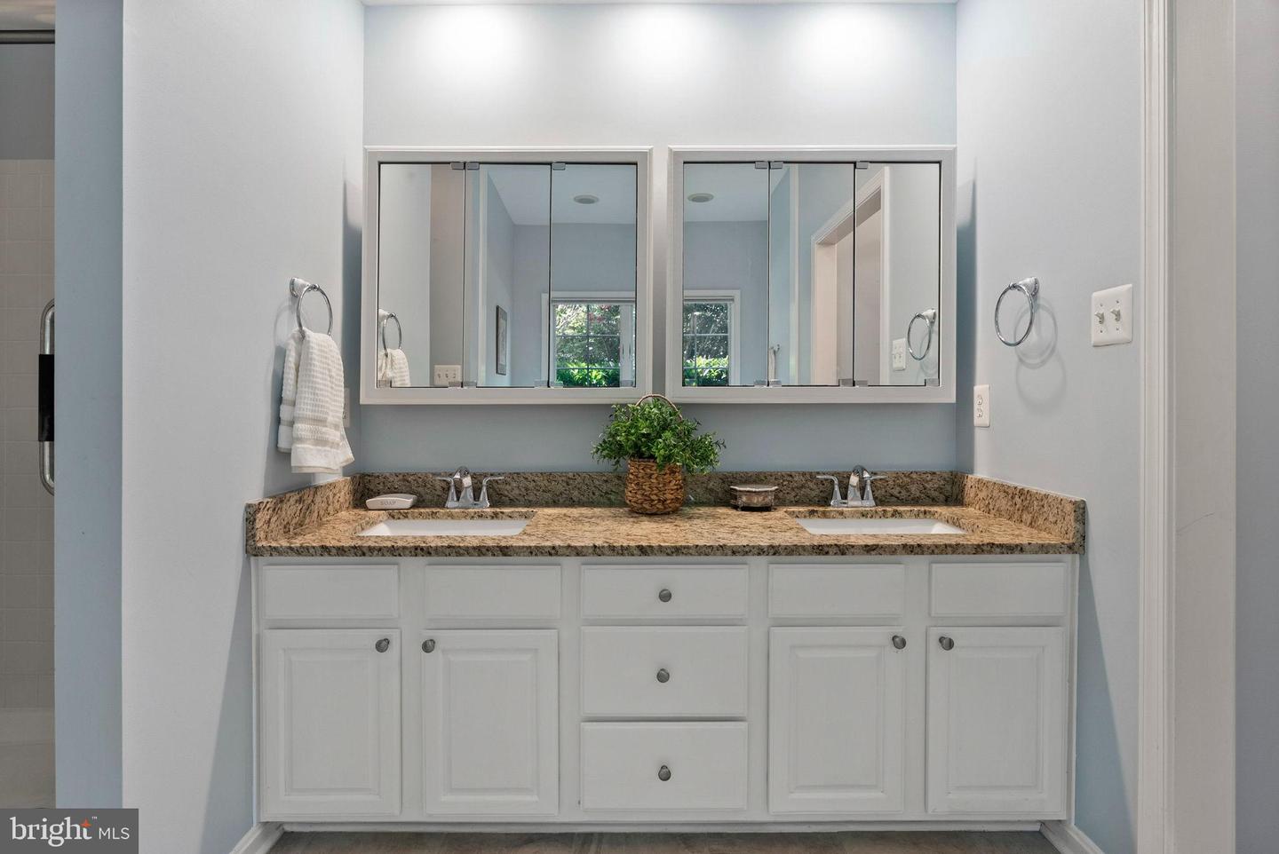 400 GLENMEADE CIR, PURCELLVILLE, Virginia 20132, 3 Bedrooms Bedrooms, 7 Rooms Rooms,2 BathroomsBathrooms,Residential,For sale,400 GLENMEADE CIR,VALO2103554 MLS # VALO2103554