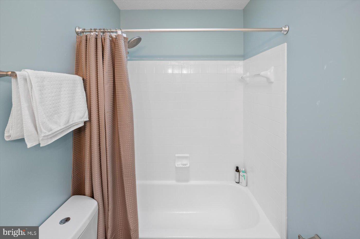4403 BATTERY HILL LN, FREDERICKSBURG, Virginia 22408, 3 Bedrooms Bedrooms, ,2 BathroomsBathrooms,Residential,For sale,4403 BATTERY HILL LN,VASP2035098 MLS # VASP2035098