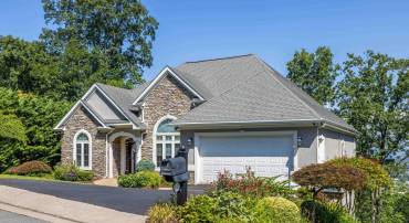 137 DIAMOND CT, HARRISONBURG, Virginia 22801, 7 Bedrooms Bedrooms, ,6 BathroomsBathrooms,Residential,137 DIAMOND CT,667435 MLS # 667435