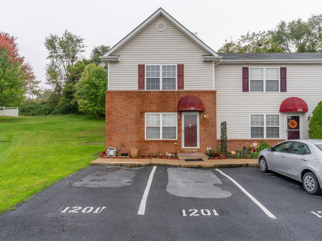 1201 WORDSWORTH CT, HARRISONBURG, Virginia 22802, 3 Bedrooms Bedrooms, ,2 BathroomsBathrooms,Residential,1201 WORDSWORTH CT,667457 MLS # 667457